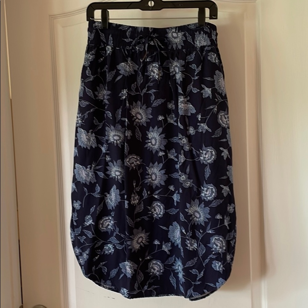 Carve Designs women’s medium skirt.